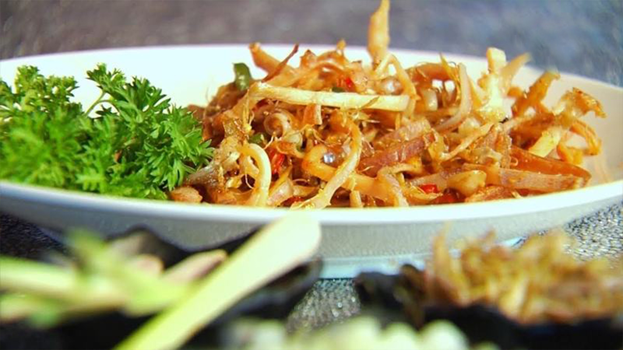 muc kho chien nuoc mam